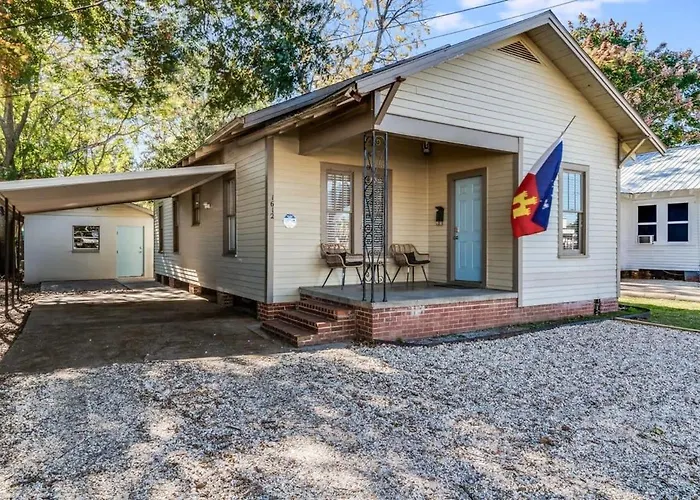 Home-2br Patio Free Parking *
